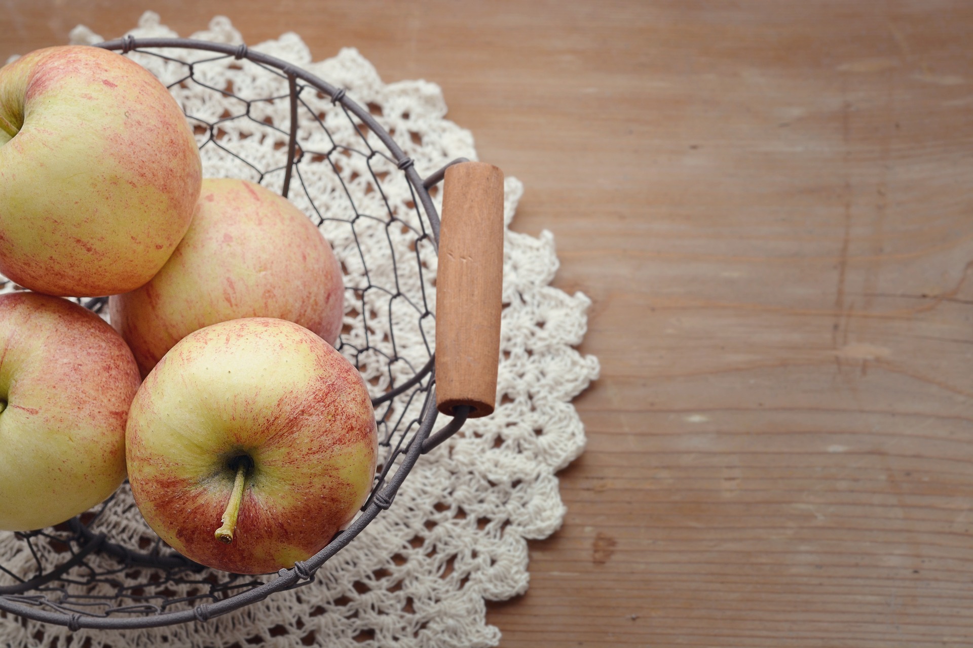 apple-1242567_1920